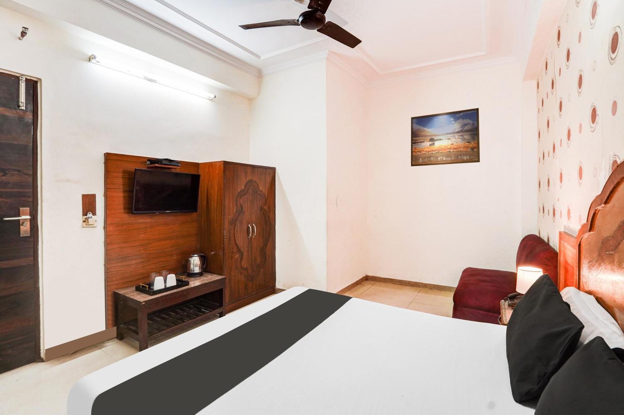 Hotel O Paharganj New Delhi
